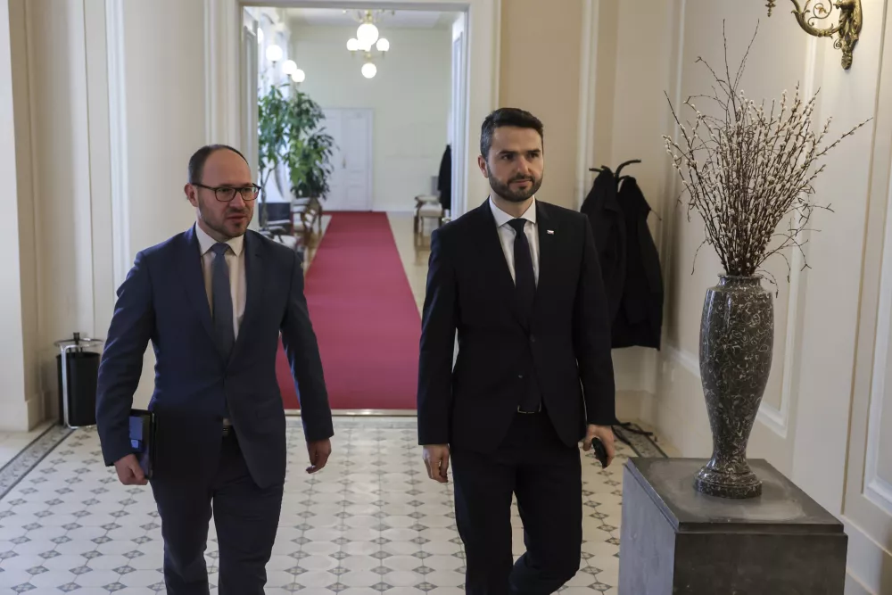 Jernej Vrtovec, Matej Tonin- 30.01.2024 &ndash; srečanje o dolgoročni rabi jedrske energije v Sloveniji, ki ga pripravlja predsednik vlade Robert Golob, udeležila se ga bo predsednica republike Nata&scaron;a Pirc Musar, med povabljenimi pa so tudi predsednica DZ Ur&scaron;ka Klakočar Zupančič, predsednik DS Marko Lotrič, predsedniki parlamentarnih strank ter poslanca madžarske in italijanske narodne skupnosti //FOTO: Jaka Gasar