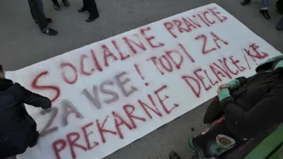 - ilustrativna fotografijatransparent, socialne pravice, prekernost, prekarnost, prekerni delavci, prekarni delavci//FOTO: Tomaž Zajelšnik