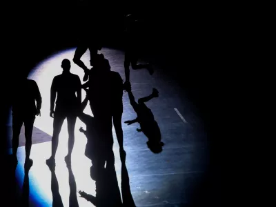 - simbolična fotografija, sence, &scaron;portna vzgoja mladine, gibanje, pomanjkanje gibanja, težave mladostnikov.- NEVIDNA LJUBLJANA- 05.10.2024. - Rokomet Krim Mercator - Storhamar v četrtem krogu evropske lige prvakinj.//FOTO: Bojan Velikonja