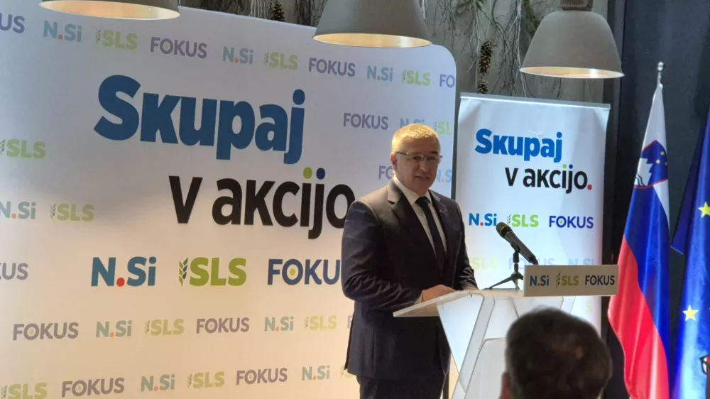 Ajdovscina, gostilna LuftPredstavitev kandidatov NSi, SLS in Fokusa v 2. volilni enoti.Predsednik Fokusa Marko Lotric.