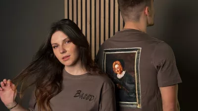 Na fotografiji je Zala Klopčič, ustanoviteljica Dru&scaron;tva Nova smer, ki prodaja sporno kofetarico z brzostrelko. F Dru&scaron;tvo Nova smer