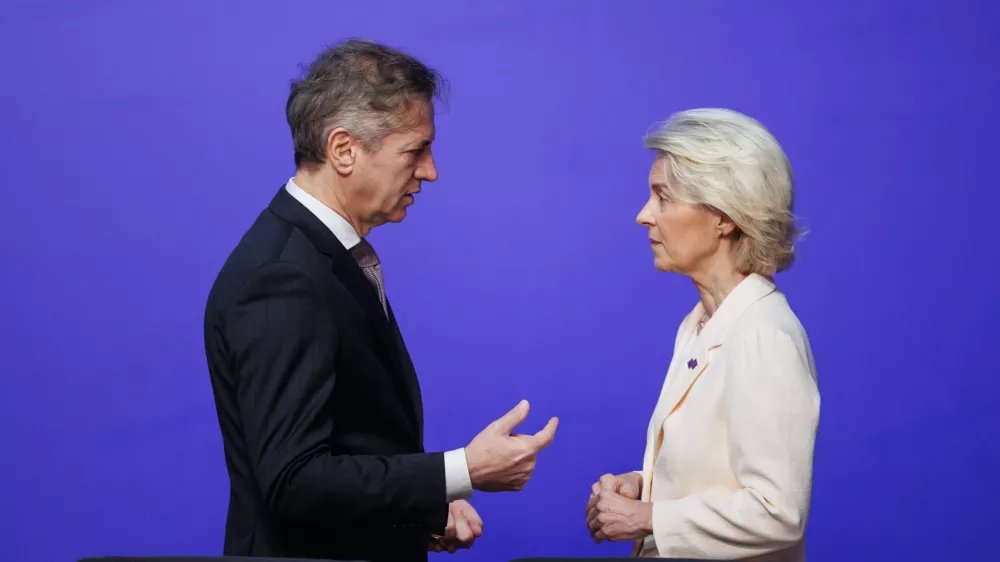 Belgija, grad Alden Biesen.Neformalno srecanje voditeljev clanic Evropskega sveta.Predsednik vlade Robert Golob s predsednico Evropske komisije Ursulo von der Leyen.