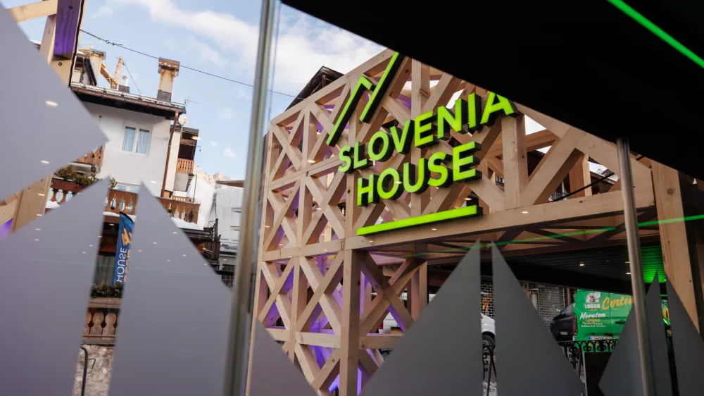 Italija, Cortina d'Ampezzo.Slovenska hisa v Cortini d'Ampezzo.