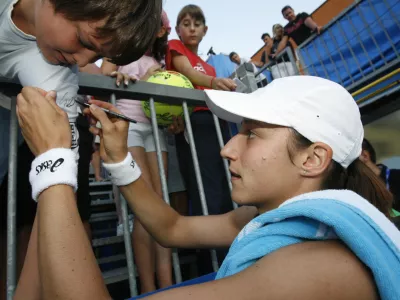 Katarina SrebotnikTeni&scaron;ki turnir WTA, Banka Koper Slovenija Open.Teni&scaron;ki dvoboj med Katarino Srebotnik in Julio G&ouml;rges.//FOTO: Matej Pov&scaron;eOPOMBA: ZA OBJAVO V ČASOPISU DNEVNIK / Foto: Matej Pov&scaron;e