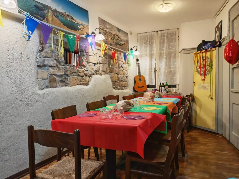 Karnevalska jedilnica / Foto: Miha First