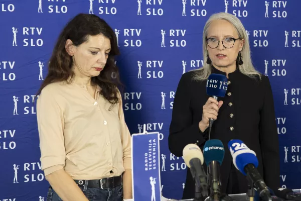 Ljubljana, RTV Slovenija.Izjava za medije direktorice Televizije Slovenija Ksenije Horvat glede oddaje Tarca.Odgovorna urednica informativnega programa Televizije Slovenija Polona Fijavz in direktorica Televizije Slovenija Ksenija Horvat.