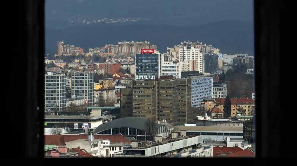 Nekaj selitev večjih podjetij v zadnjih letih in napovedi o &scaron;tevilnej&scaron;ih selitvah