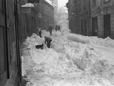 januar 1961 - veliko snega v Ljubljani / Foto: Marjan Ciglič