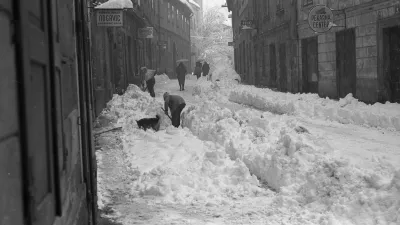 januar 1961 - veliko snega v Ljubljani / Foto: Marjan Ciglič