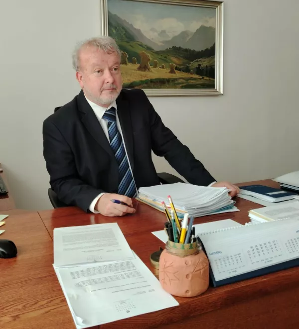 Obtoženega ne zmorejo pospremiti nekaj metrov do sodi&scaron;ča