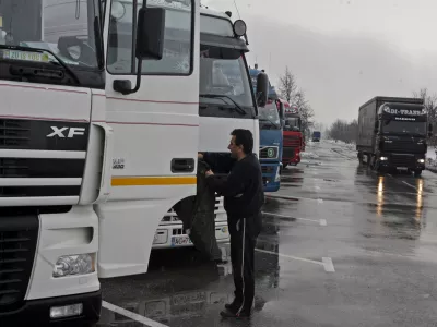 - Počivali&scaron;če Barje - parkiri&scaron;če za tovorna vozila - tovornjaki - kamioni, omejitev prometa na cestah - //FOTO: Bojan Velikonja