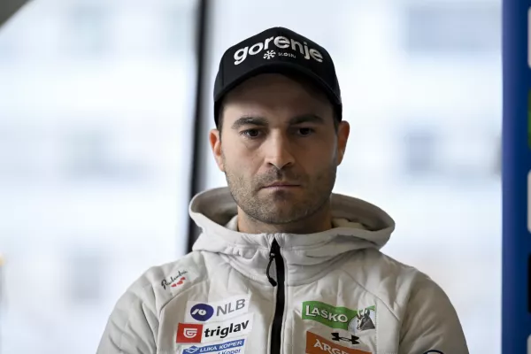 Robert Hrgota02.12.2025 Novinarska konferenca mo&scaron;ke in ženske članske reprezentance Slovenije po vrnitvi s skandinavske turneje - smučarski skakalciFoto: Nik Erik Neubauer