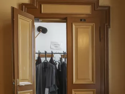 14.10.2025 - simbolična fotografija - sodi&scaron;če - sodstvo - tožilec - tožilstvo - toga - Foto: Luka Cjuha