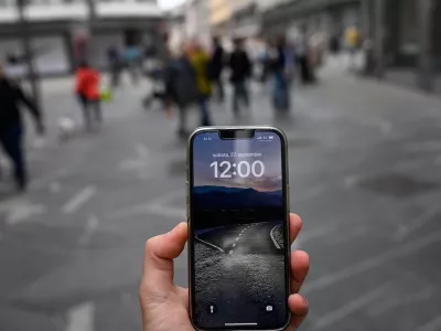 Mobilni telefoni Mobilnik Opozorilo Alarm 27.09.2025 SI ALARM opozorilni signal na mobilnih telefonih FotoNik Erik Neubauer