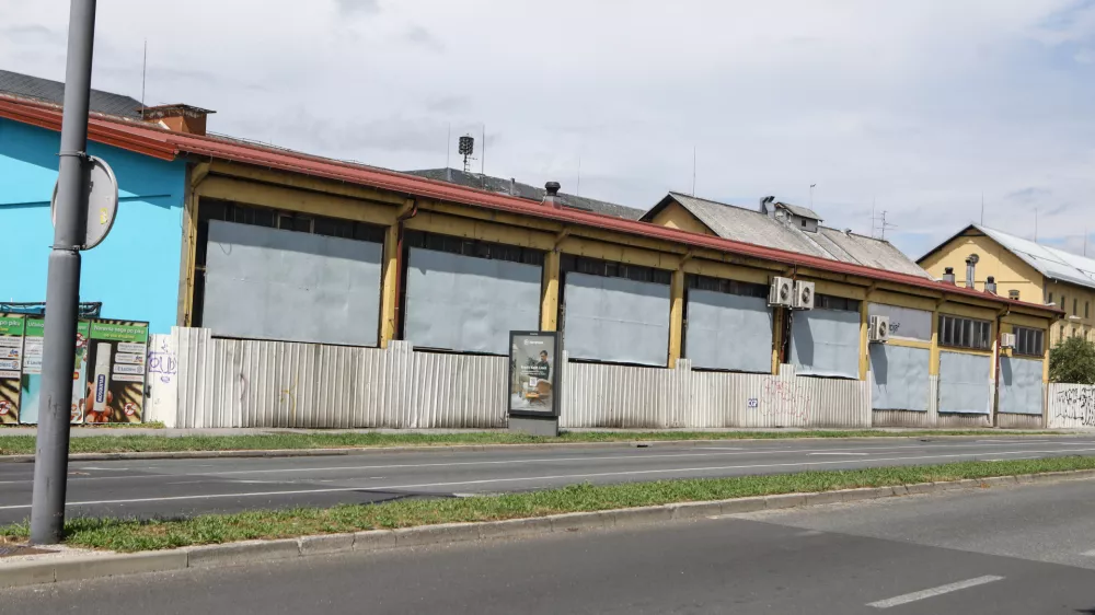 22.07.2025 - Reklamni panoji - Jumbo plakati - plakat - Tobačna - Bleiweisova cestaFoto: Luka Cjuha