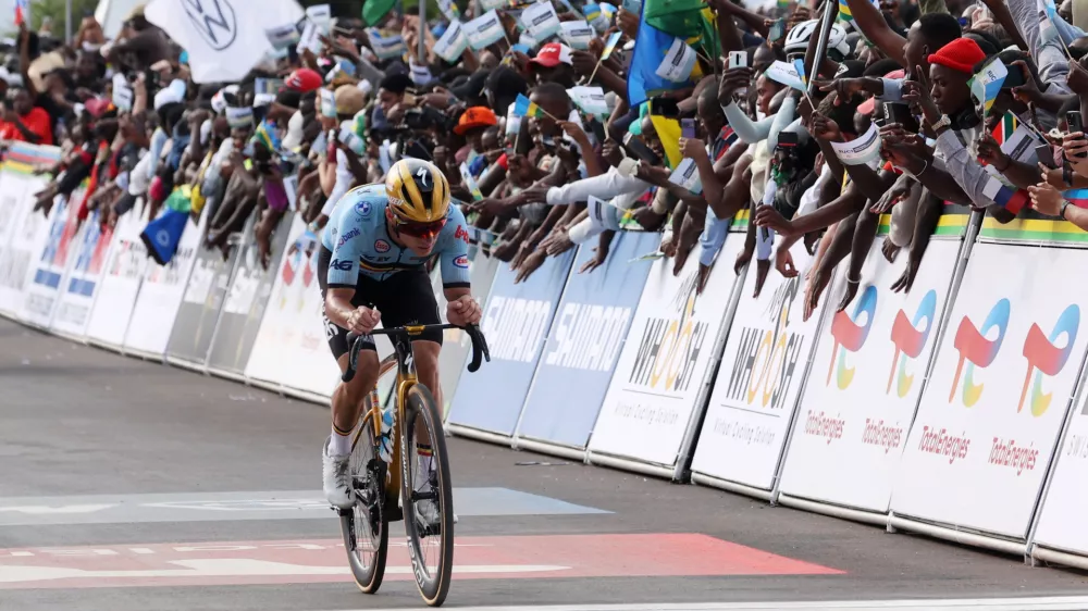 Cycling - Road World Championships 2025 - Kigali, Rwanda - September 28, 2025 Belgium's Remco Evenepoel in action during the Men's Elite Road Race REUTERS/Jean Bizimana