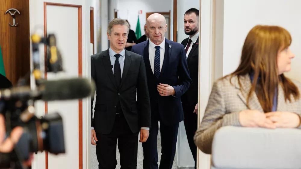 Krsko, Mestna obcina Krsko.Regijski obisk vlade v Posavju.Srecanje predsednika vlade Roberta Goloba z zupanom obcine Krsko Janezom Kerinom in vodstvom.