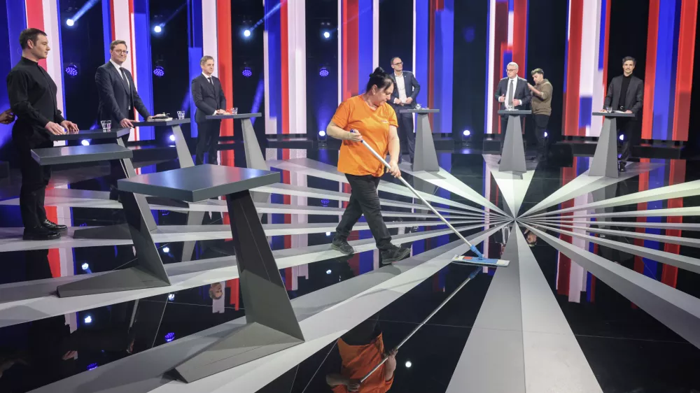 Televizijska soočenja so doslej pomembno krojila volilni rezultat, a vzporedno poteka vse močnej&scaron;a kampanja tudi na družbenih omrežjih. / Foto: Jaka Gasar