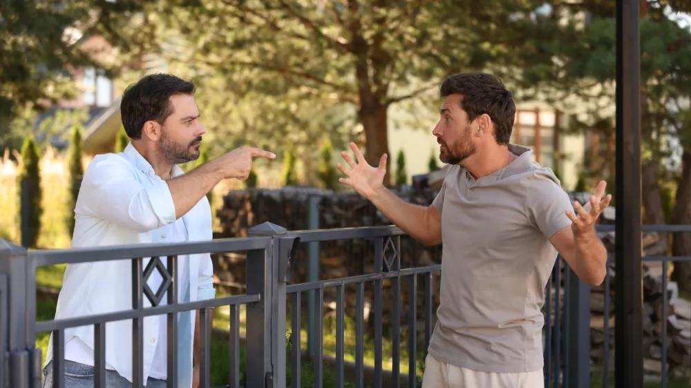 Prepir med sosedoma. Slika je simbolična. / Foto: Istock