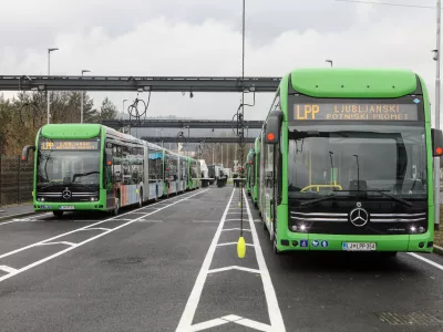 10.2.2026 - odprtje polnilnega parka za alternativna goriva, v katerem bo poleg polnilnic za avtobuse na električni pogon urejena tudi prva javna polnilnica za vozila na vodikov pogon v Sloveniji, dogodka se bo udeležil tudi ljubljanski župan Zoran JankovićFoto: Luka Cjuha