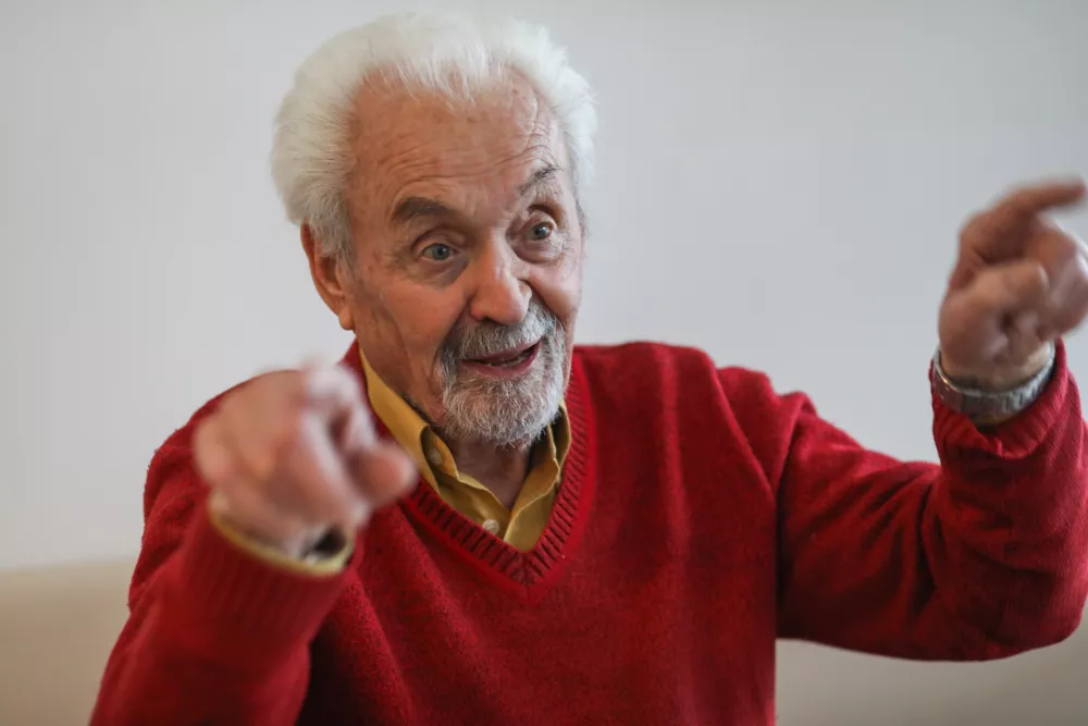 Kjer vreme pi&scaron;e zgodovino: Meteorolog, ki je bil med prvimi na Kredarici