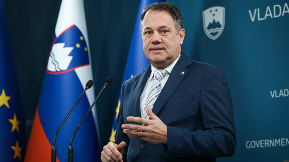 Ljubljana, vlada.Novinarska konferenca, na kateri je podpredsednik vlade ter minister za Slovence v zamejstvu in po svetu Matej Arcon predstavil rezultate dela vlade v aktualnem mandatu. 