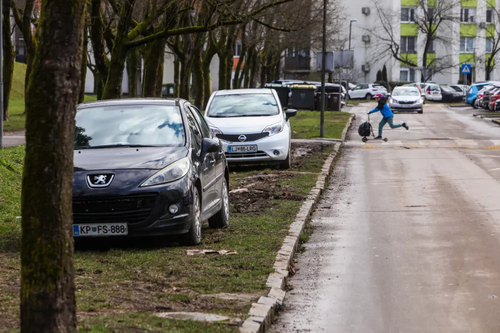 Po &Scaron;tepanjskem naselju &scaron;e Fužine: 5 črnih točk parkiranja v ljubljanskih soseskah