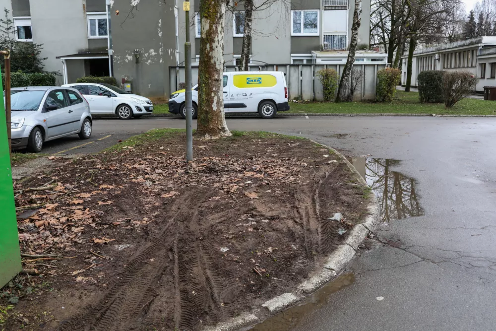 Po &Scaron;tepanjskem naselju &scaron;e Fužine: 5 črnih točk parkiranja v ljubljanskih soseskah