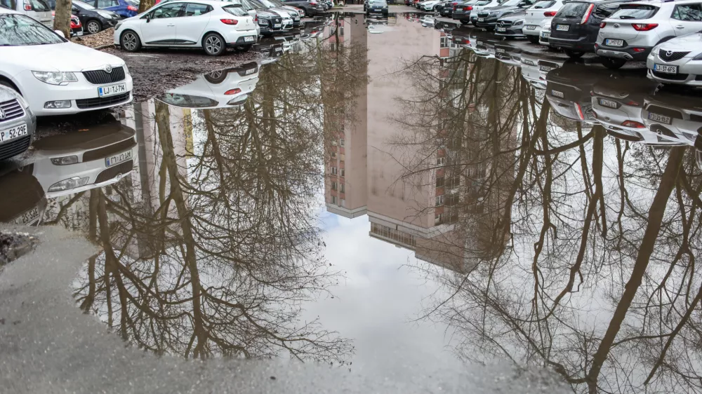 Po &Scaron;tepanjskem naselju &scaron;e Fužine: 5 črnih točk parkiranja v ljubljanskih soseskah