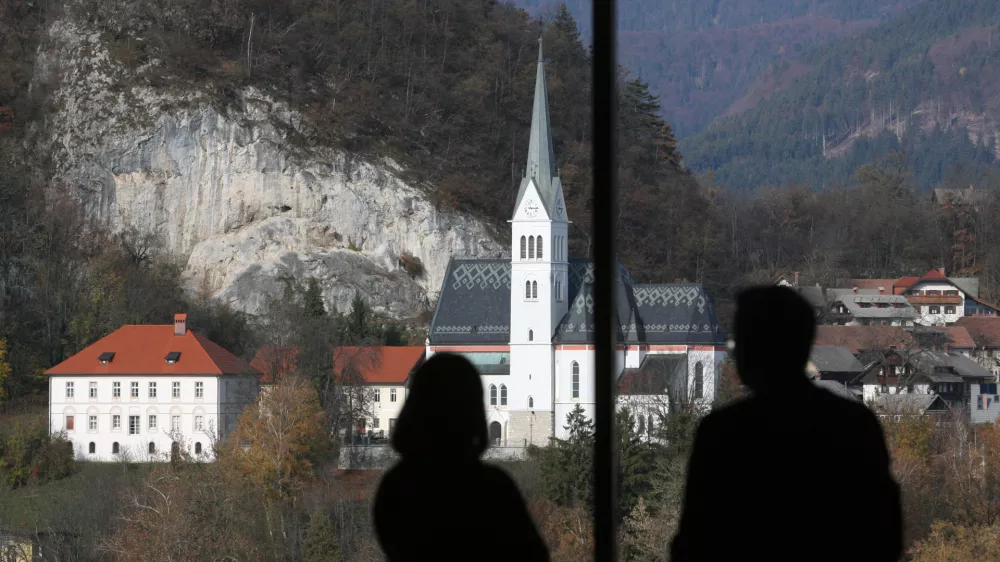 - Bled - župnijska cerkev Sv. Martina //FOTO: Luka Cjuha