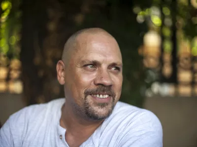 Boris Dežulović, hrva&scaron;ki novinar in književnik, Dnevnikov kolumnist    ///FOTO: Luka CjuhaOPOMBA: ZA OBJAVO V PRILOGI &ndash; DNEVNIKOV OBJEKTIV - INTERVJU 2015. / Foto: Luka Cjuha