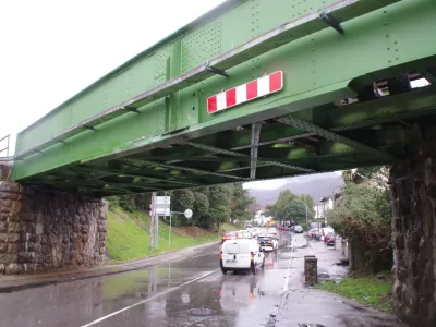 Solkan.Prizorisce trcenja avtobusa v zelezniski most.Foto: PPP Nova Gorica