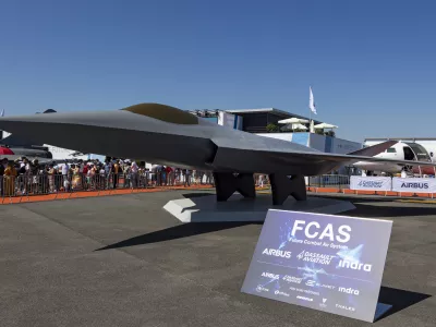 Mock up display at Paris Air Show of the FCAS aircraft, the Future Combat Air System a Next-Generation Weapon System NGWS and a New Generation Fighter NGF planned as a sixth-generation jet fighter in development from Dassault aviation, Airbus and Indra Sistemas in partnership and support of the French, German and Spanish Air Force. Le Bourget Airport, Paris, France on June 2023 (Photo by Nicolas Economou/NurPhoto)NO USE FRANCE