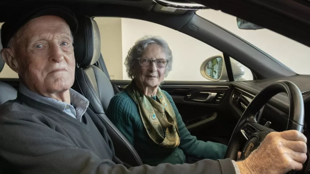 Dereck in Audrey Evans 