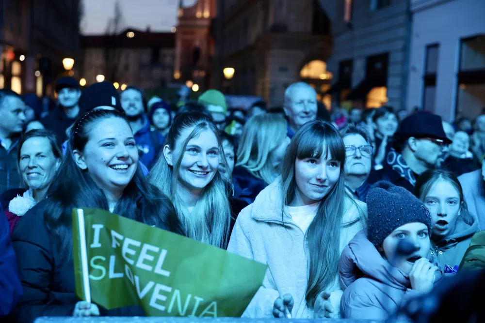 (FOTO) Slovenija bučno pozdravila junake ZOI