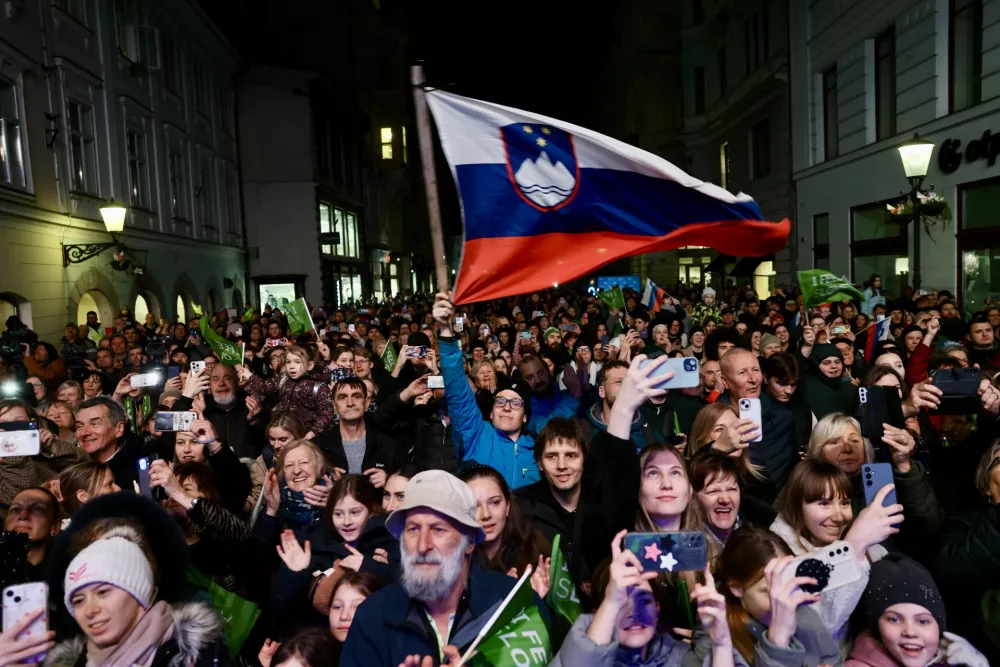 (FOTO) Slovenija bučno pozdravila junake ZOI