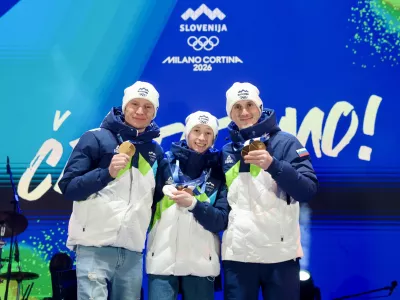 (FOTO) Slovenija bučno pozdravila junake ZOI