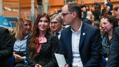 Logatec, sportna dvorana.Konvencija stranke Demokrati. Anzeta Logarja, na kateri so predstavili kandidatke in kandidate stranke za drzavnozborske volitve.Podpredsednica stranke Eva Irgl in predsednik stranke Anze Logar.Foto: STA