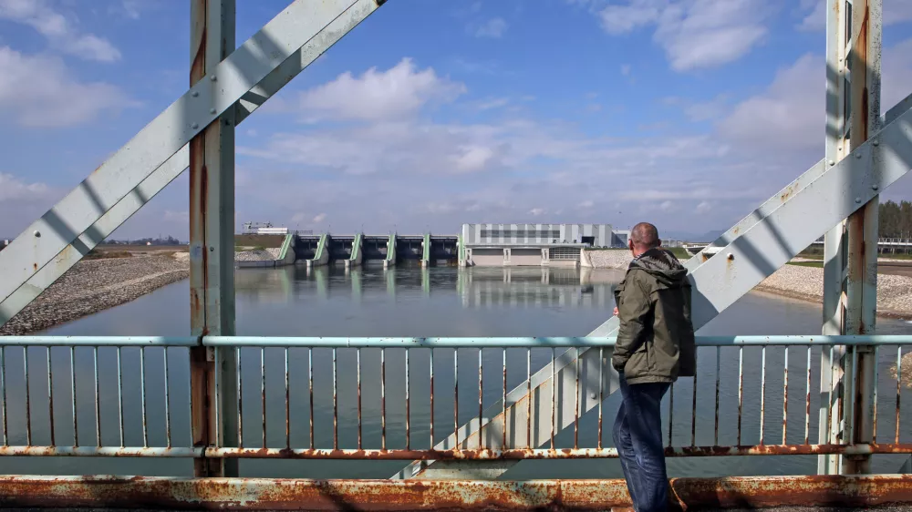 - 04.10.2017 &ndash; Hidroelektrarna HE Brežice &ndash; Hidroelektrarne na Spodnji Savi - avtomatizirana in daljinsko vodena elektrarna //FOTO: Tomaž Skale / Foto: Tomaz Skale