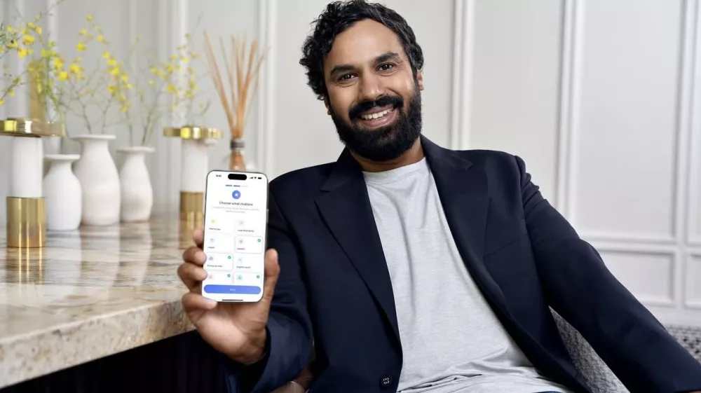 Kunal Nayyar pravi, da mu je denar prinesel več svobode, največje darilo pa je možnost, da spreminja življenja ljudi. F instagram Kunala Nayyarja