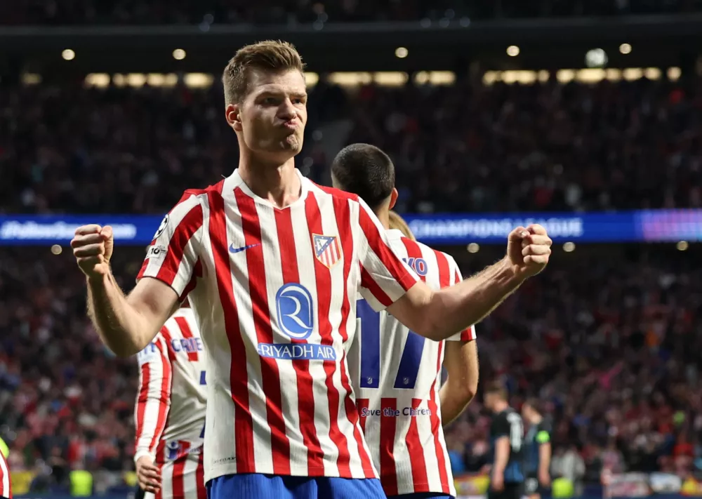 Soccer Football - UEFA Champions League - Play Off - Second Leg - Atletico Madrid v Club Brugge - Riyadh Air Metropolitano, Madrid, Spain - February 24, 2026 Atletico Madrid's Alexander Sorloth celebrates scoring their third goal REUTERS/Violeta Santos Moura