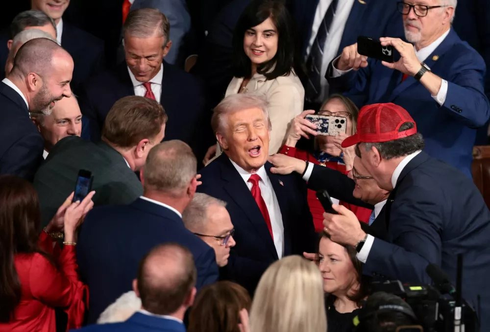 U.S. President Donald Trump arrives to deliver the State of the Union address to a joint session of Congress in the House Chamber at the U.S. Capitol in Washington, D.C., U.S., February 24, 2026. REUTERS/EVELYN HOCKSTEIN   TPX IMAGES OF THE DAY / Foto: Evelyn Hockstein