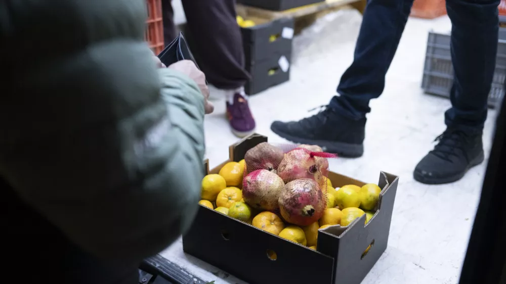 lokalna hranazdrava hrana07.10.2025 - Skupnostno nakupovanje, Mali plac za prihodnost, parkiri&scaron;če pred Inter&scaron;par Vič. Foto: Nik Erik Neubauer 