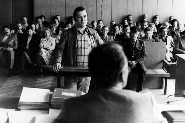 Primer: sojenje Metod Trobec / 1980 - umor petih žensk, ki jih je nato razkosal in sežgal - sodi&scaron;čefotografirano leta 1980 //FOTO: Marjan CigličOPOMBA: ZA OBJAVO V ČASOPISU DNEVNIK