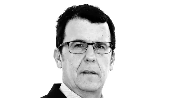 Sebastjan Morozov- Redakcija Dnevnik 2024 - portreti za komentarje in kolumne - kolumnisti - komentatorji &ndash; novinarji - portret //FOTO: Luka Cjuha