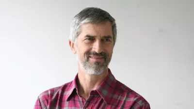 Andrej Velkavrh, meteorolog - vremenoslovec in dolgoletni televizijski napovedovalec vremena, prognostik v Uradu za meteorologijo pri ARSO - Agencija RS za okolje, kolumnist- Dnevnik 2016 - portreti za komentarje in kolumne - kolumnisti - novinarji//FOTO: Toma? Skale