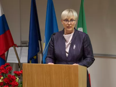 Izola, InnoRenew CoE.Festival zlate oljcne vejice v organizaciji Drustva oljkarjev slovenske Istre, na katerem so podelili nagrade in priznanja najbolj kvalitetnim in najbolj vsecnim oljem, pridelanim v minulem letu, na katerem je imela nagovor predsednica republike Natasa Pirc Musar.