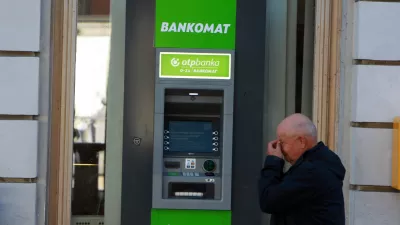 28.10.2025 -OTP banka, bankomatFoto: Tomaž Skale