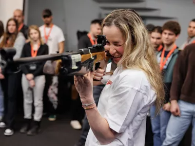 Ljubljana, Guardiaris.Dogodek Train the Brain s smucarsko tekacico in biatlonko Anamarijo Lampic, na katerem so povezali sport, znanost in tehnologijo.