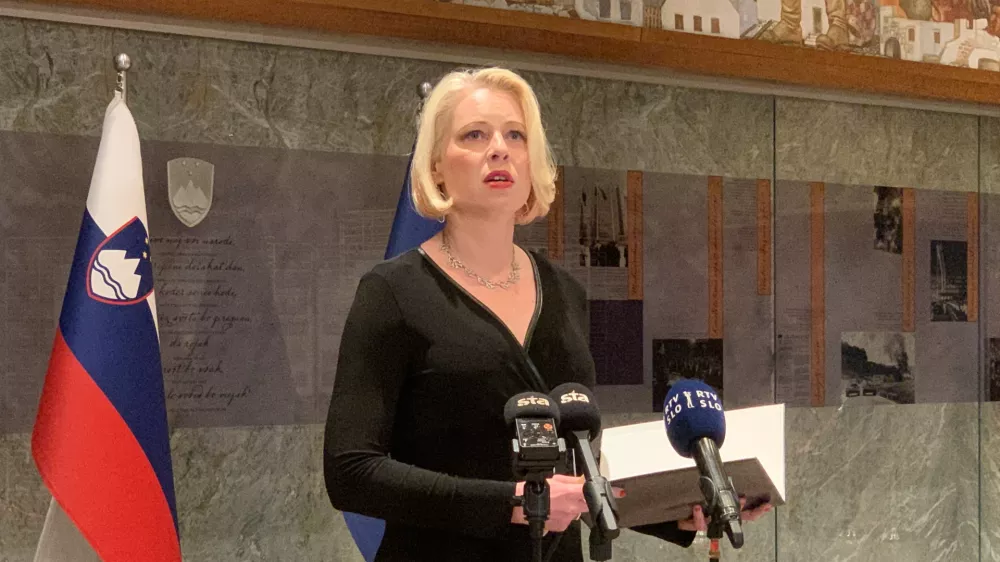 Ljubljana, DZ.Izjava za medije predsednice DZ Urske Klakocar Zupancic.Foto: STA